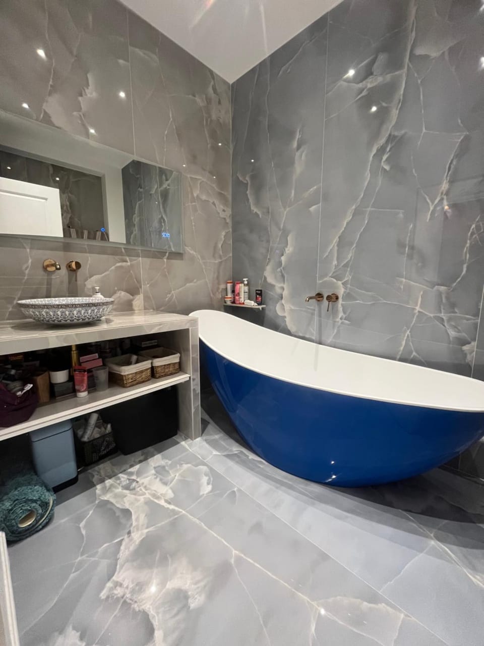 Bathroom, Bath, towels