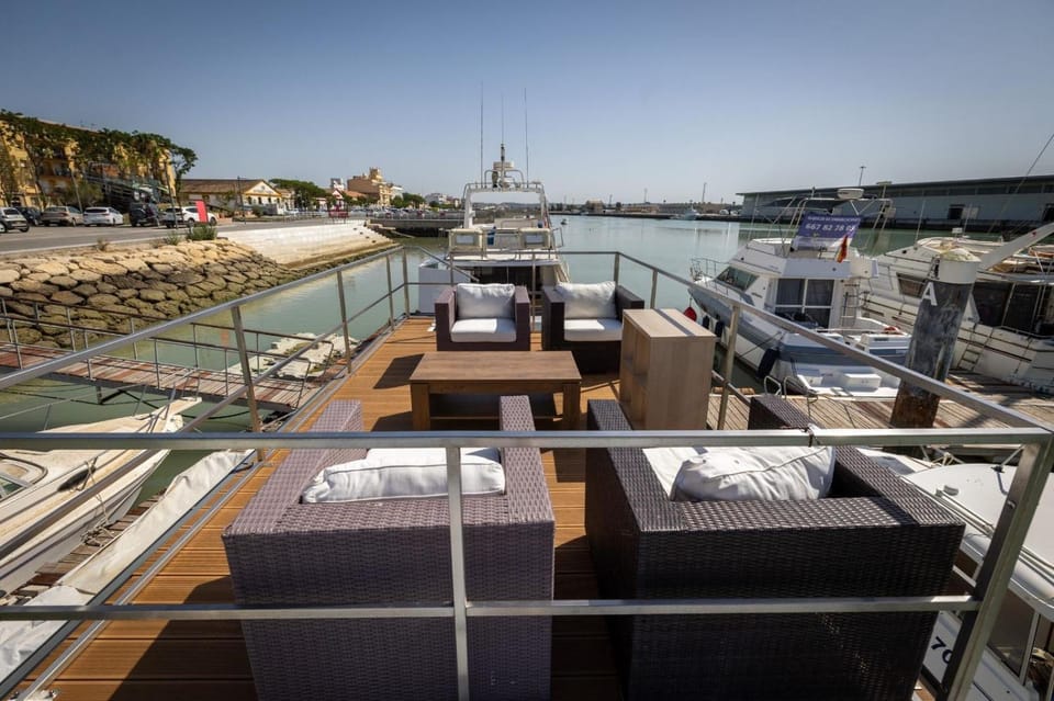 View (from property/room), Living room, River view, Sea view