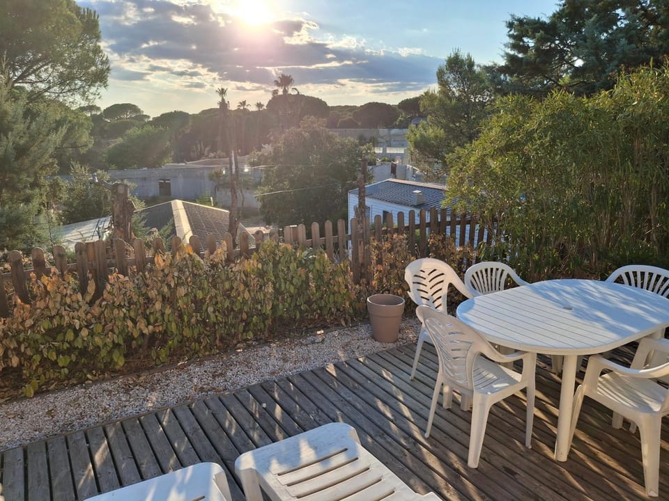 Mobil home à louer dans camping des cigales le muy 5 étoiles Campground/ 
RV Resort in Vidauban