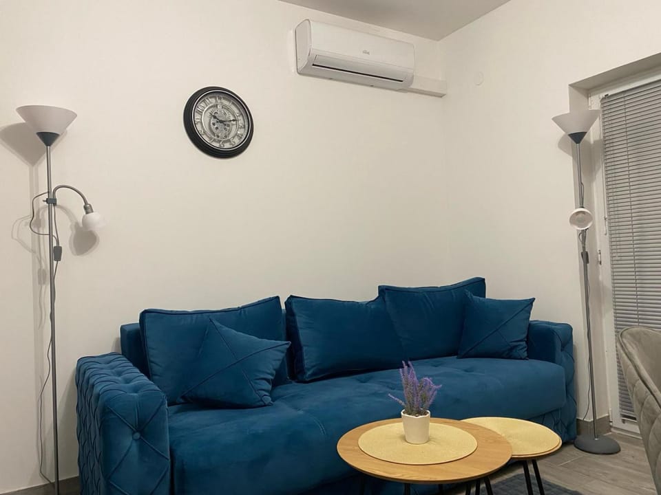Living room, air conditioner