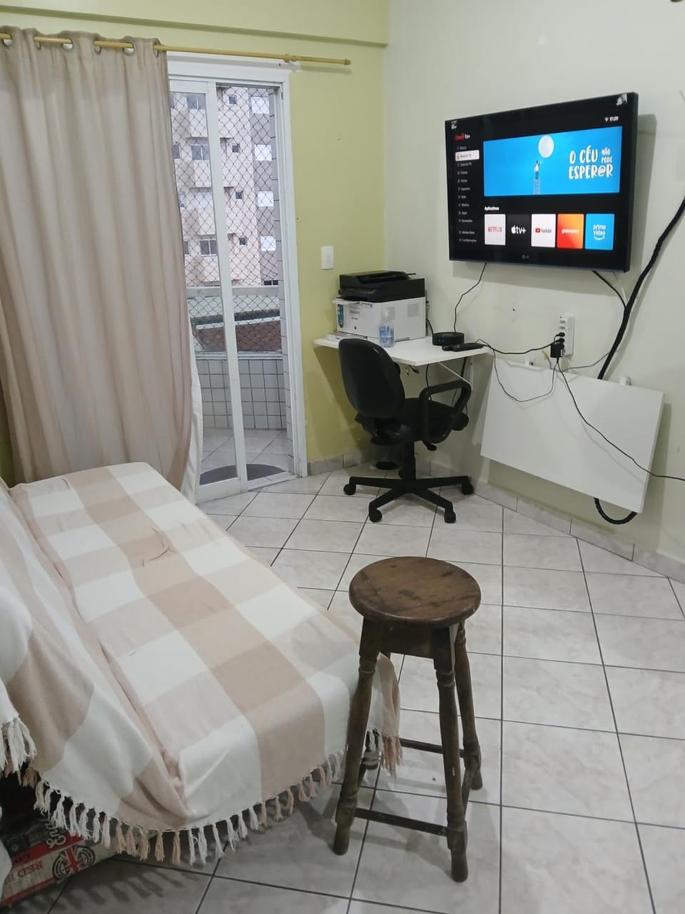Communal lounge/ TV room, TV and multimedia, Living room