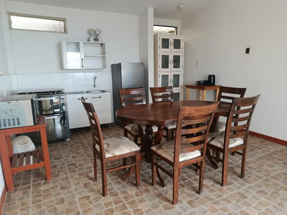 Casuarinas Del Mar Hospedaje Chalet 3 habitaciones Apartment hotel in Canoas de Punta Sal