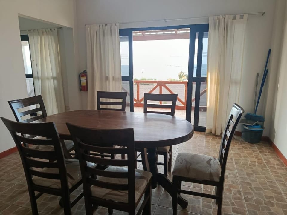 Casuarinas Del Mar Hospedaje Chalet 3 habitaciones Apartment hotel in Canoas de Punta Sal