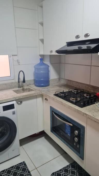 Kitchen or kitchenette, minibar, pet friendly, stove