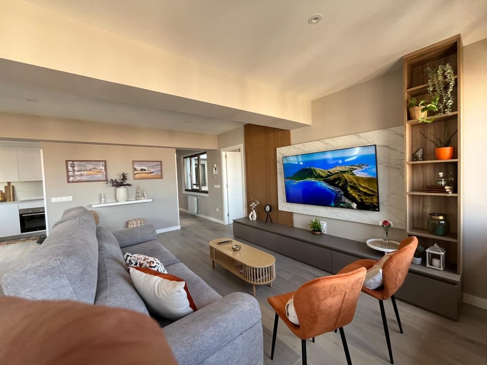 Communal lounge/ TV room