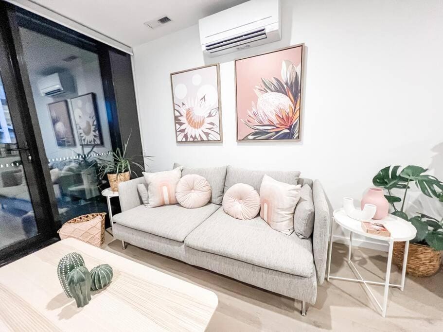 City Centre - Pool - Parking - Self check-in Apartment in Canberra