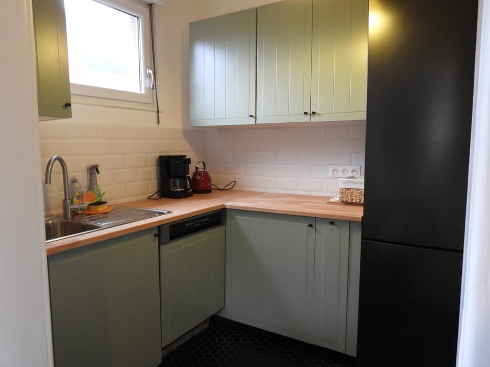 Coffee/tea facilities, Kitchen or kitchenette, dishwasher