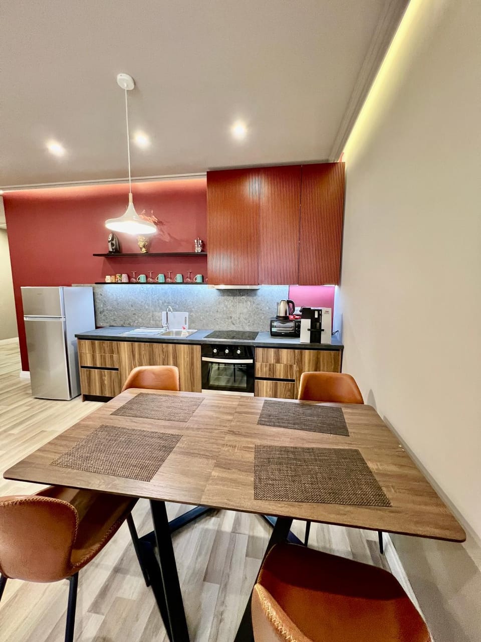 Kitchen or kitchenette, Dining area, minibar, pet friendly, stove