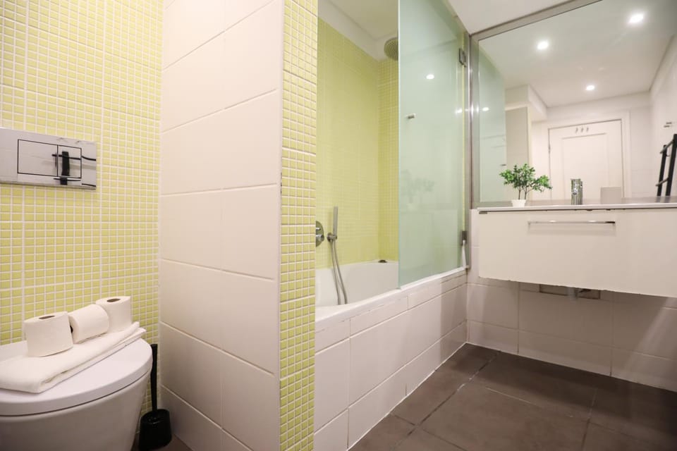 Shower, Toilet, Bathroom, Bath, hair dryier, towels