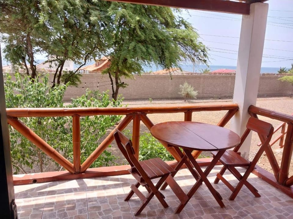 Casuarinas del Mar Habitacion Cerro 2 Apartment hotel in Canoas de Punta Sal