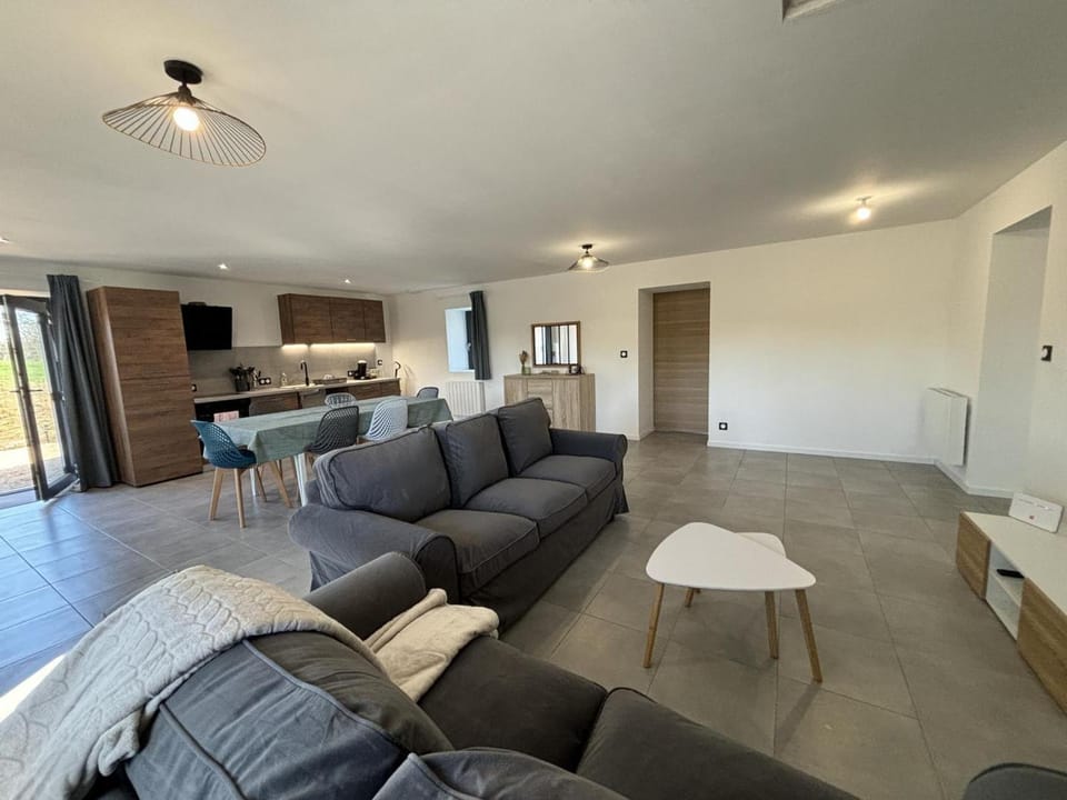 Fermette rénovée tout confort avec WiFi et animaux admis - FR-1-489-506 House in Auvergne-Rhône-Alpes