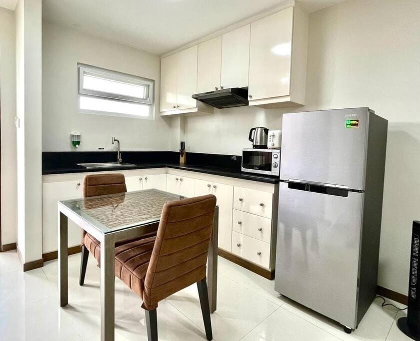 Sheryll Escapes - 214 La Grande Studio, comfy hotel amenities with Netflix! Apartment in Angeles