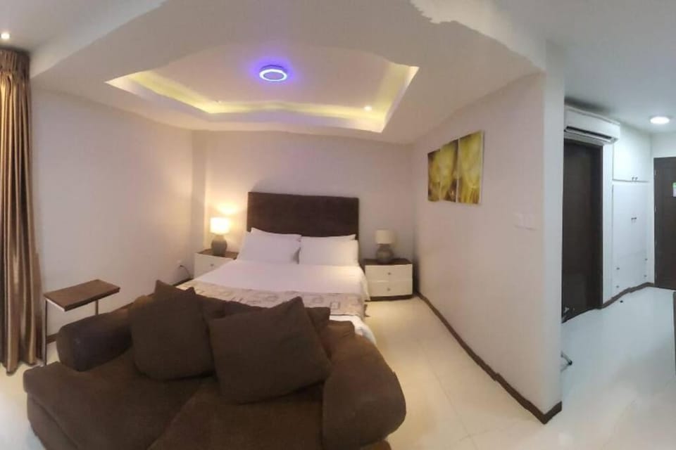 Sheryll Escapes - 214 La Grande Studio, comfy hotel amenities with Netflix! Apartment in Angeles
