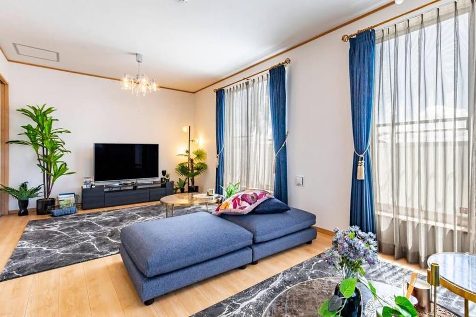 Communal lounge/ TV room, Living room