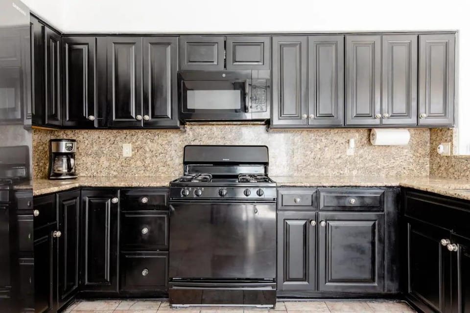 Kitchen or kitchenette, oven, stove