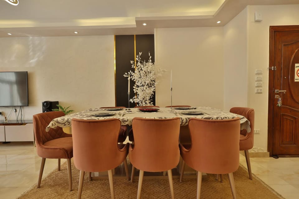 Living room, Seating area, Dining area