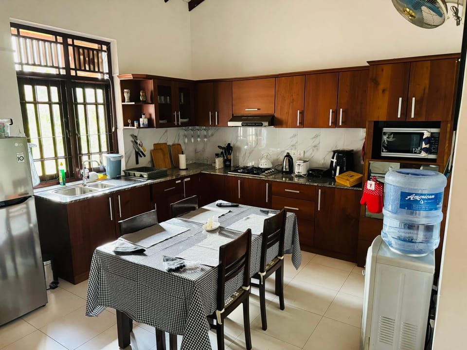 Casa Theo House in Western Province