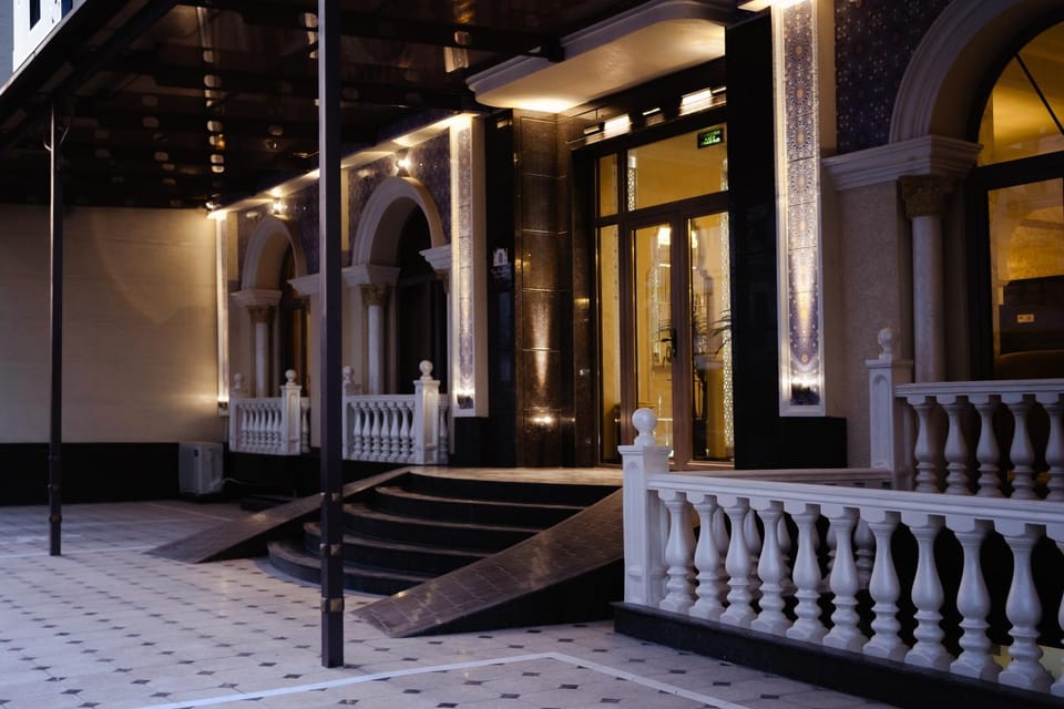 Facade/entrance
