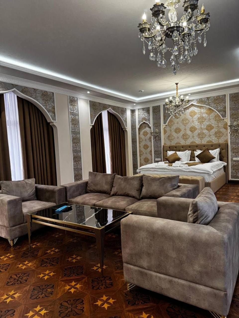 Bed, Photo of the whole room, Seating area, Bedroom