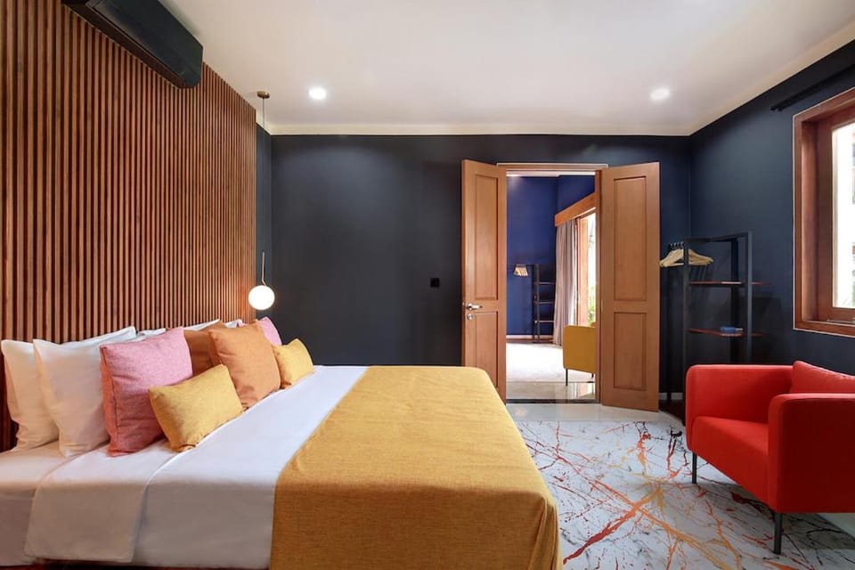 Bed, Photo of the whole room, Bedroom, wardrobe