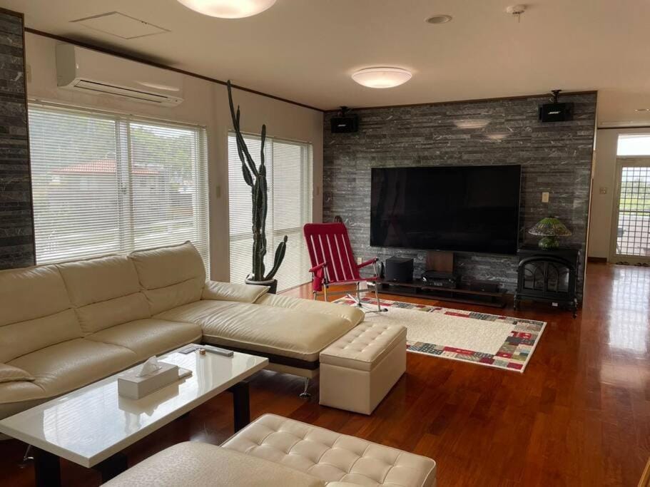 Communal lounge/ TV room, Living room