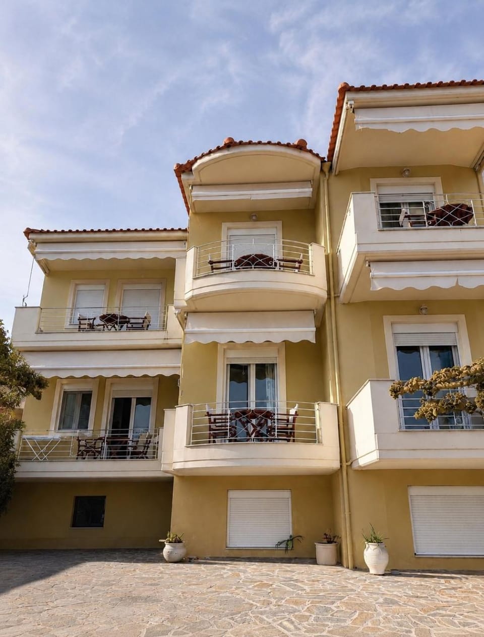 Property building, Day, View (from property/room), Balcony/Terrace