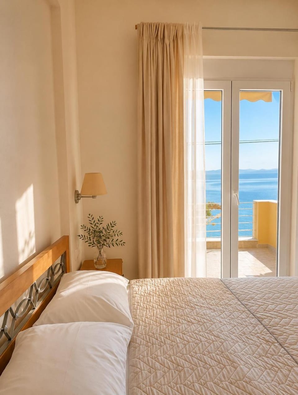 Bed, Natural landscape, Photo of the whole room, Bedroom, Sea view