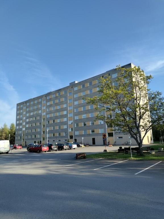 Property building, Day, Location, Parking