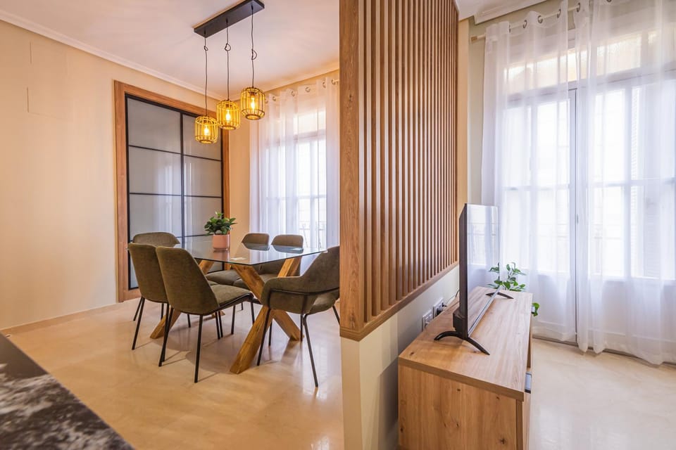 Communal lounge/ TV room, Living room, Seating area, Dining area, air conditioner