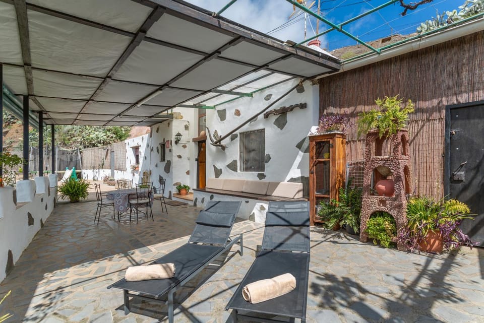 Patio, Off site