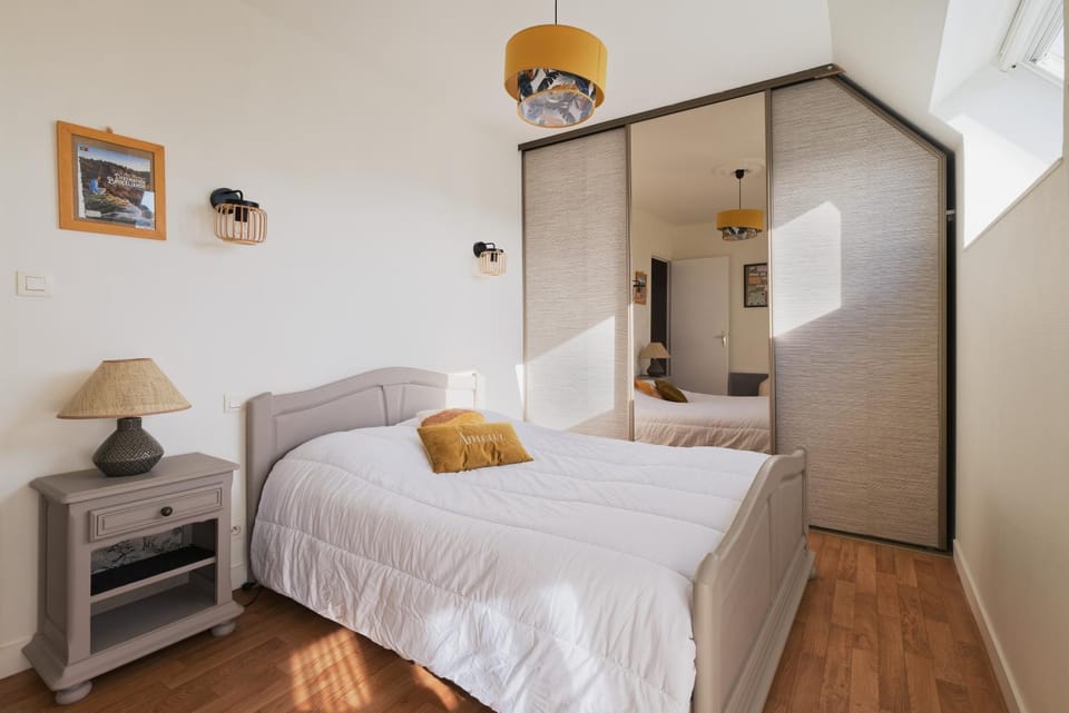 Living room, Bedroom