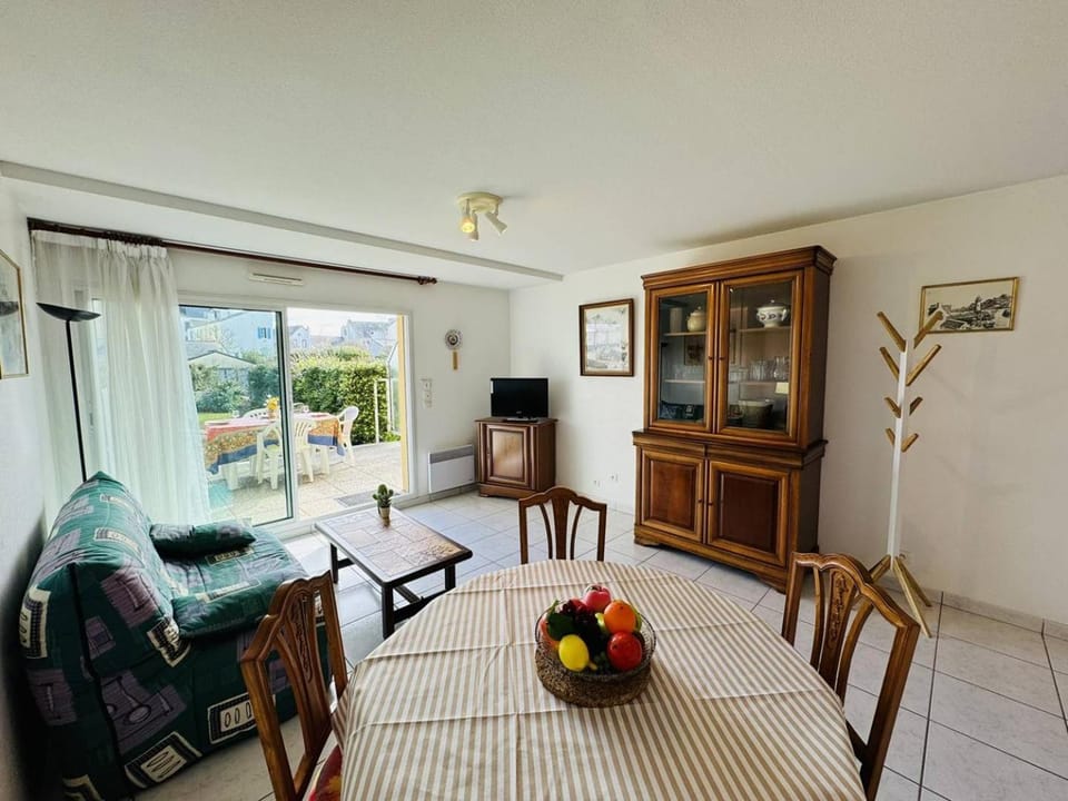 Appartement centre ville, au calme, jardin. Apartment in Quiberon