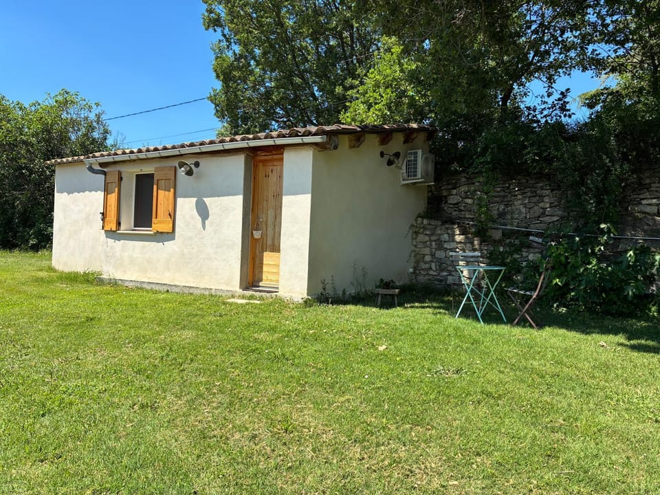 Le Cabanon de Pépé Bed and Breakfast in Forcalquier