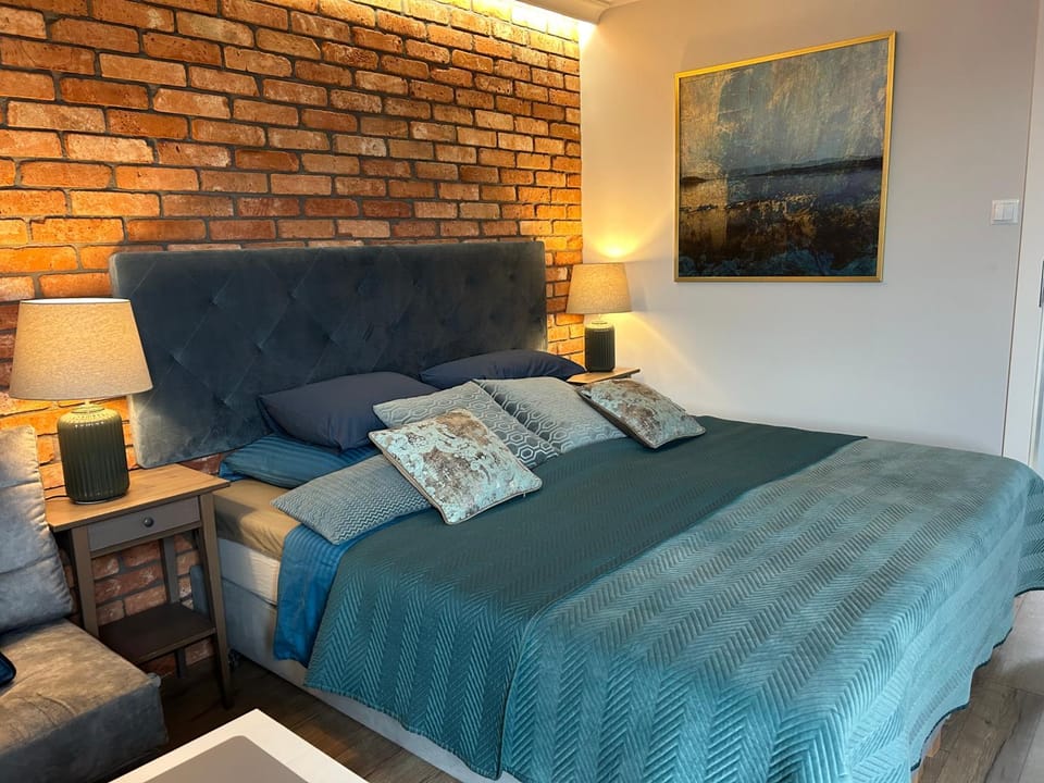 Bed, Living room, Bedroom