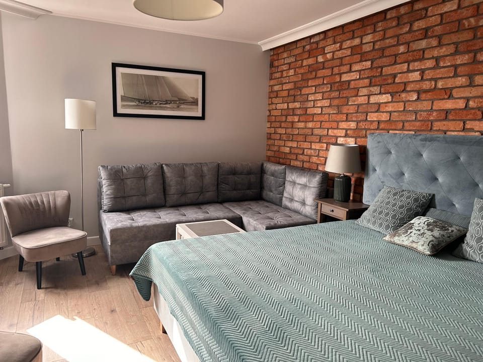 Living room, Photo of the whole room, Seating area, Bedroom