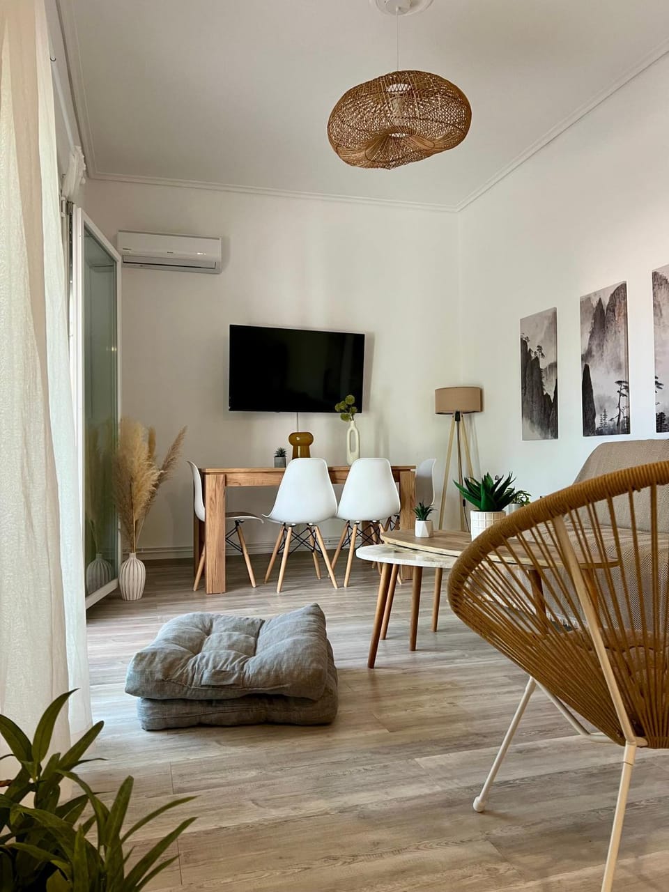 Living room, Seating area, Dining area
