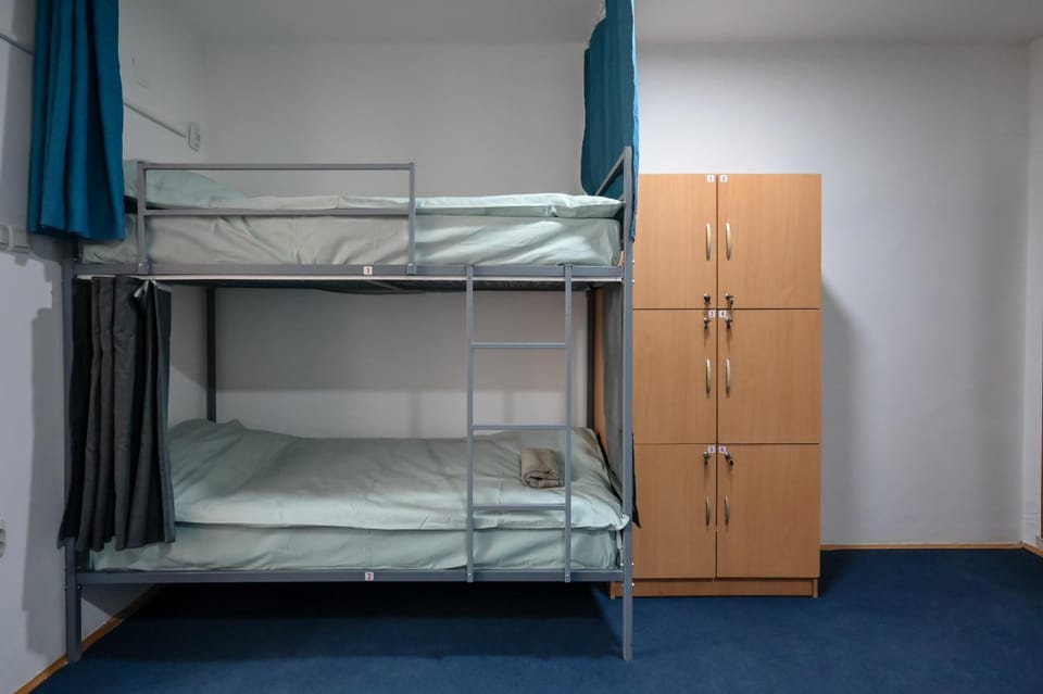 Bedroom, bunk bed