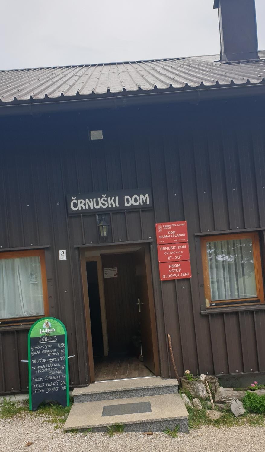 Črnuški dom na Mali planini Bed and Breakfast in Slovenia