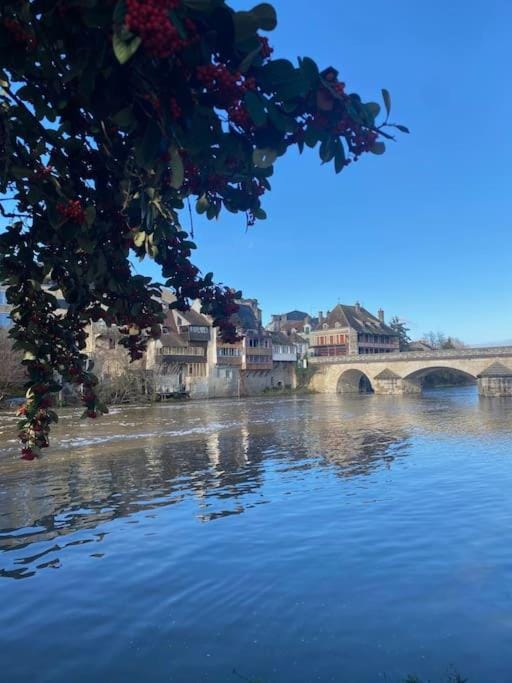 Studio bord de Creuse Apartment in Centre-Val de Loire