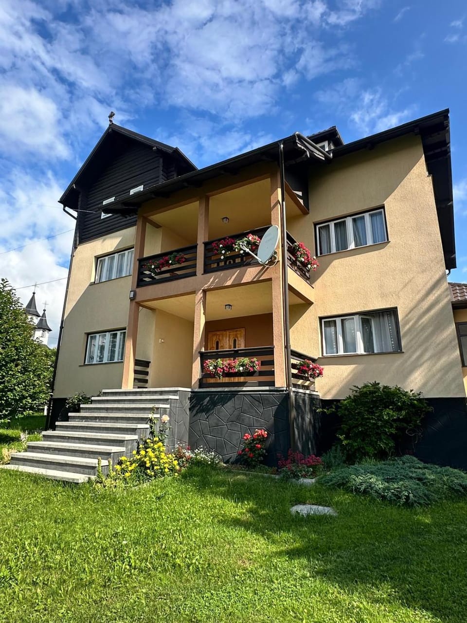 Property building, Day, View (from property/room), Balcony/Terrace, Garden view