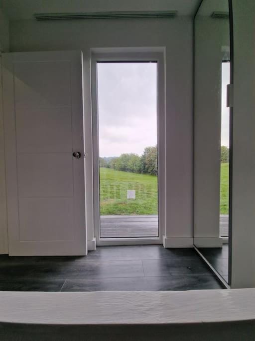 Delightful cabin retreat wrapped by natural beauty Cabin in Dartford
