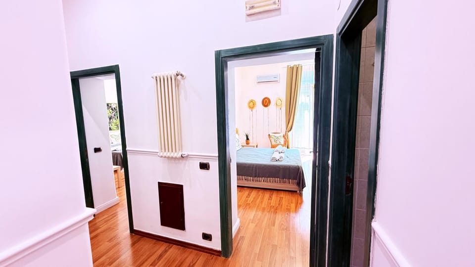 Bed, Photo of the whole room, Bedroom, air conditioner