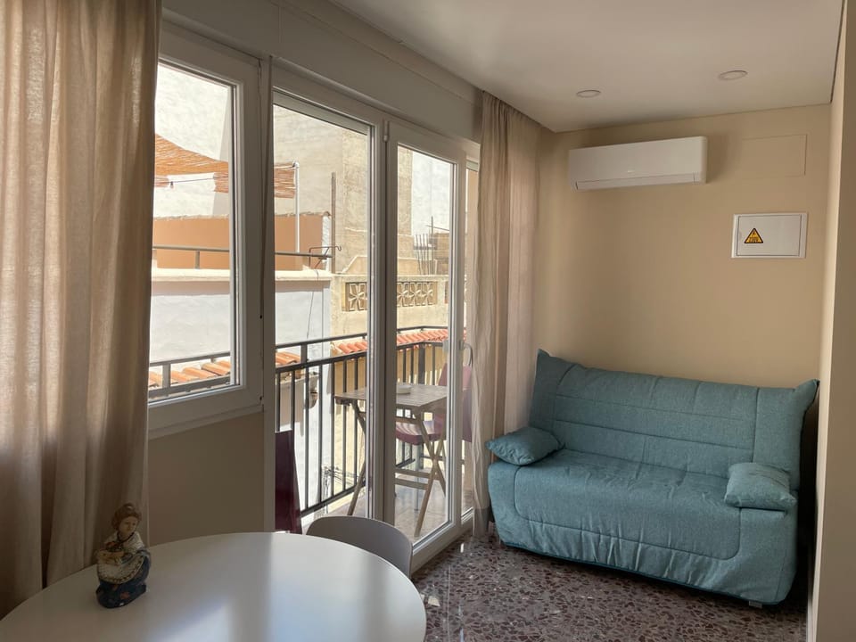 Balcony/Terrace, Seating area, air conditioner