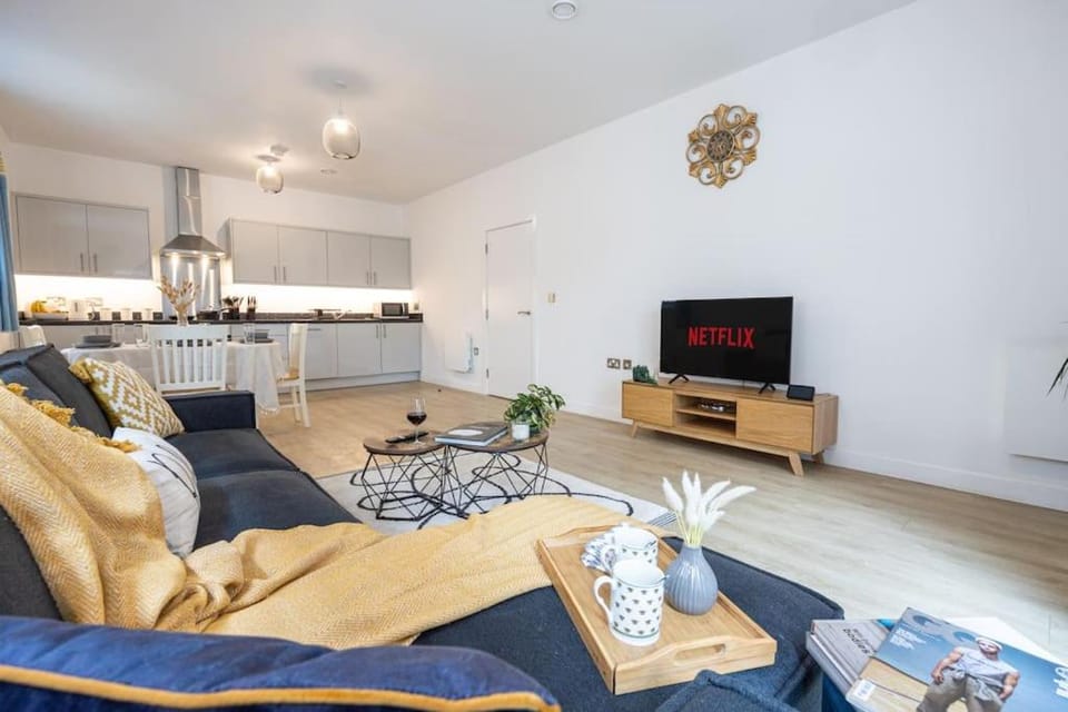Communal lounge/ TV room, TV and multimedia, Seating area, Dining area
