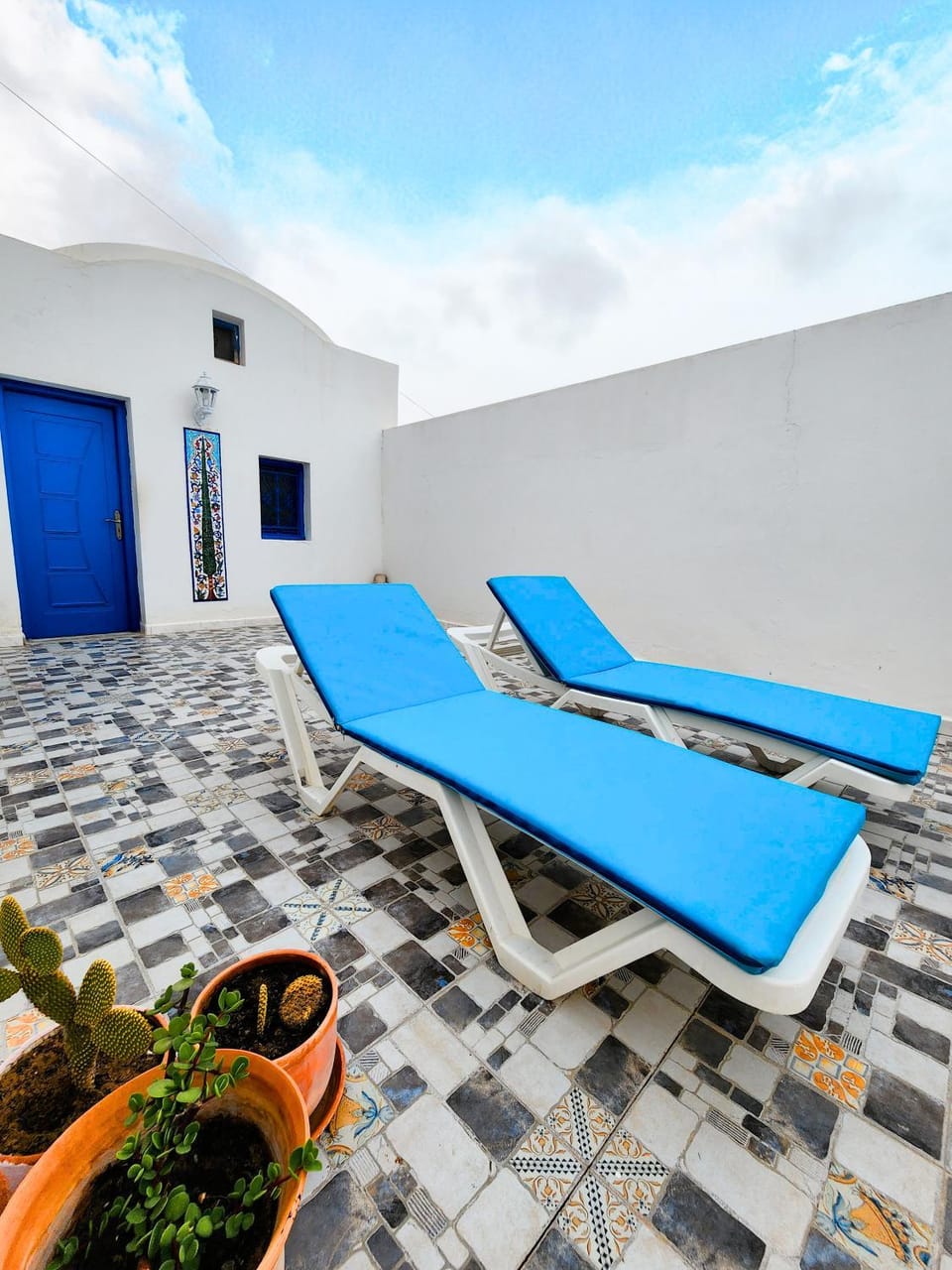 Pool view, Swimming pool, sunbed