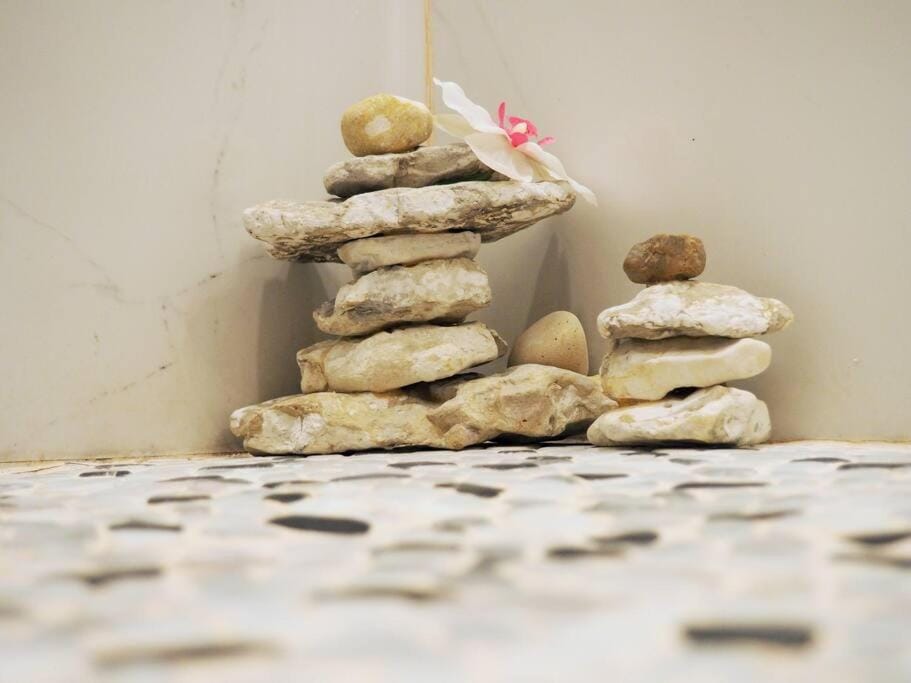Bathroom, Decorative detail