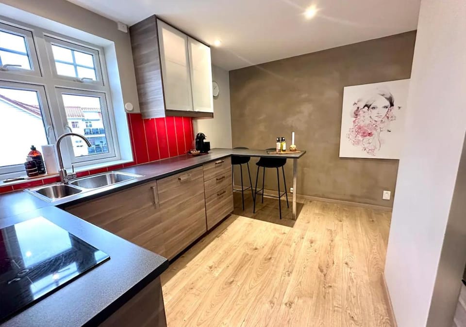 Kitchen or kitchenette, kitchen, kitchen