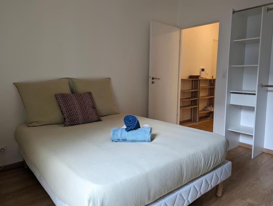 Bed, Photo of the whole room, Bedroom, towels, wardrobe