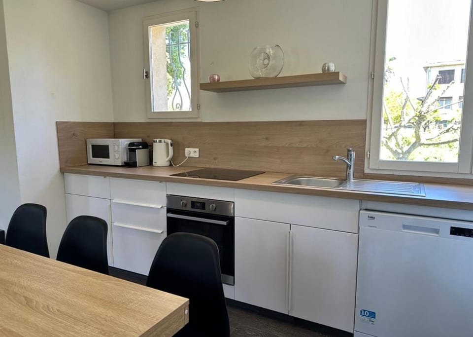 Villa Constance 3 Antibes - Spacieux logement en dernier étage Apartment in Antibes