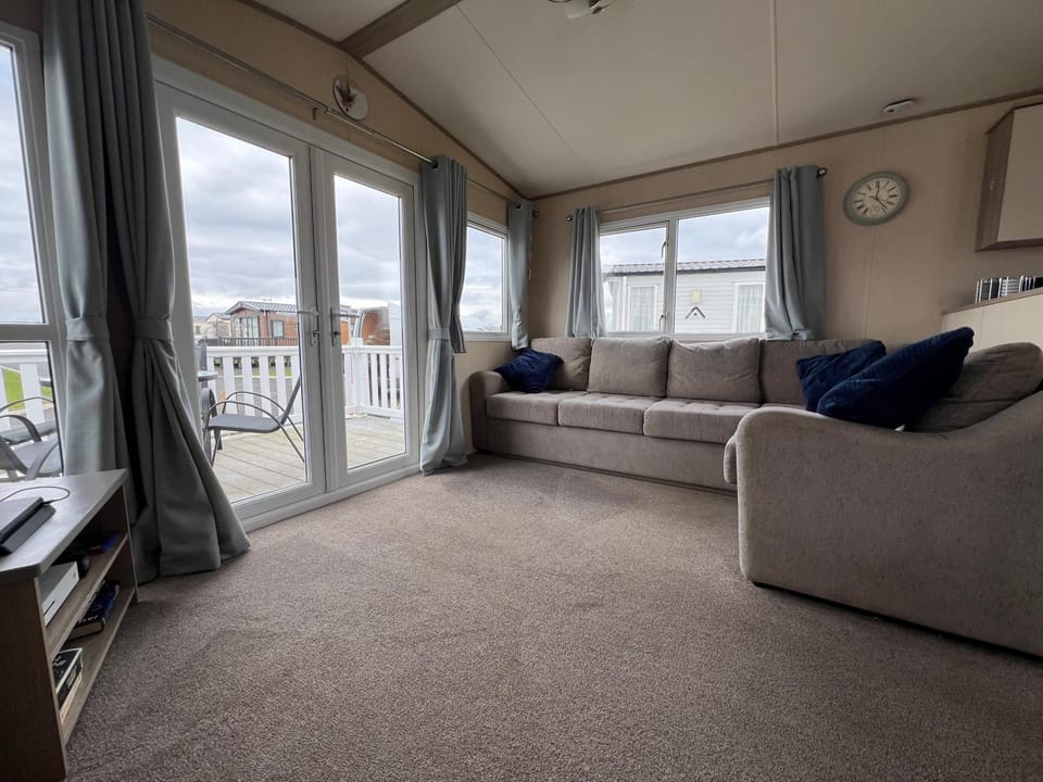 View (from property/room), Balcony/Terrace, Living room, Seating area